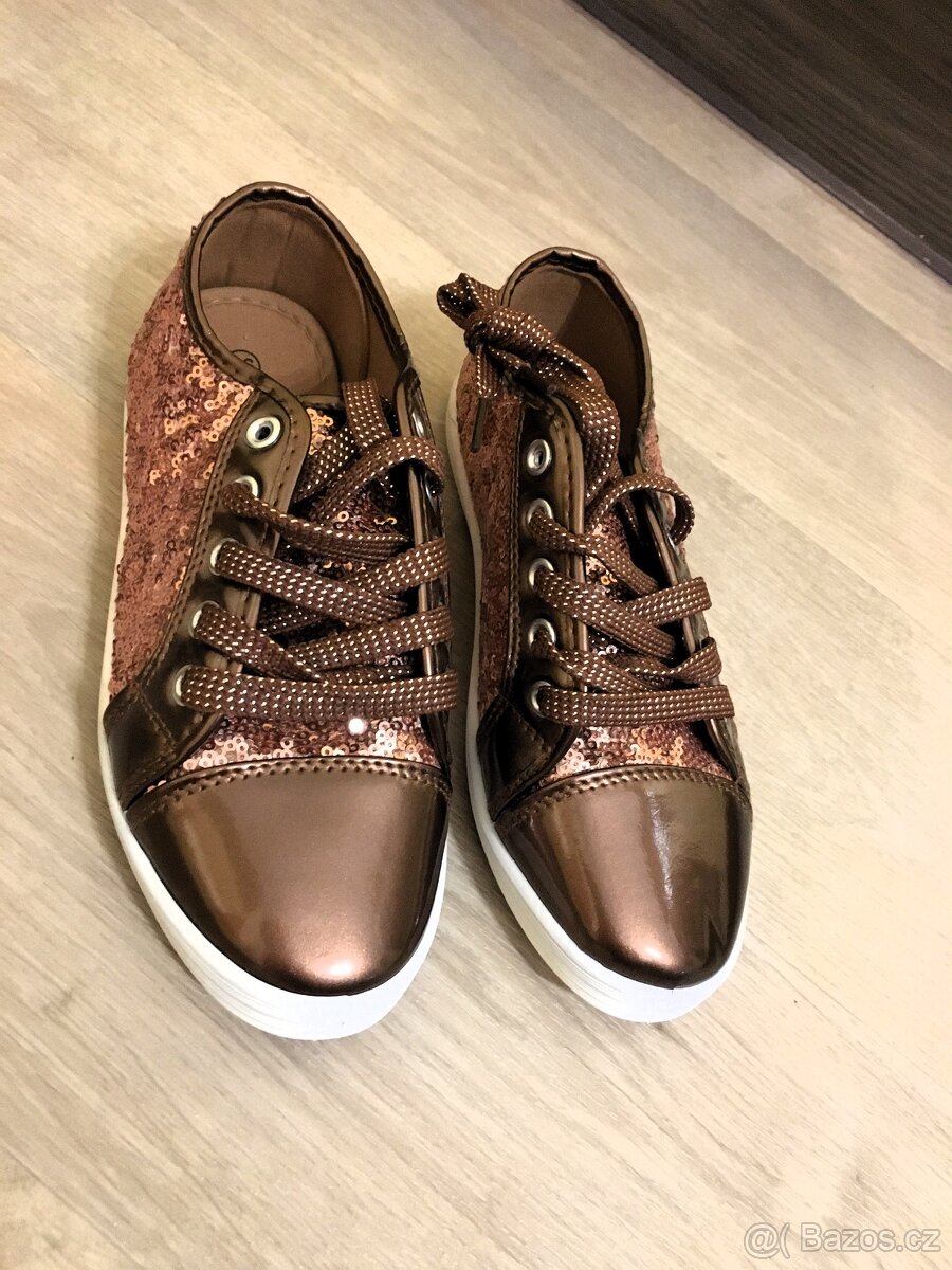 NOVÉ třpytivé tenisky - 2