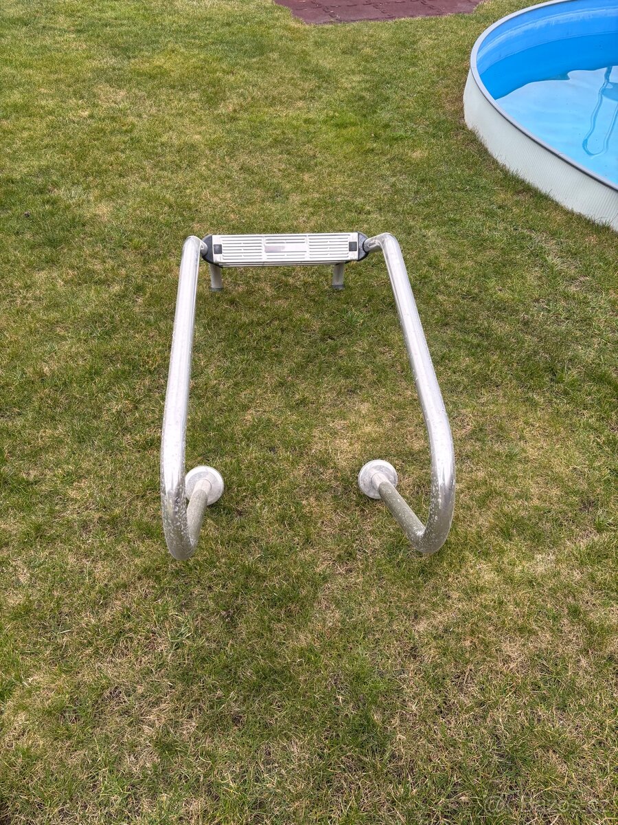 Bazénové schůdky - 2