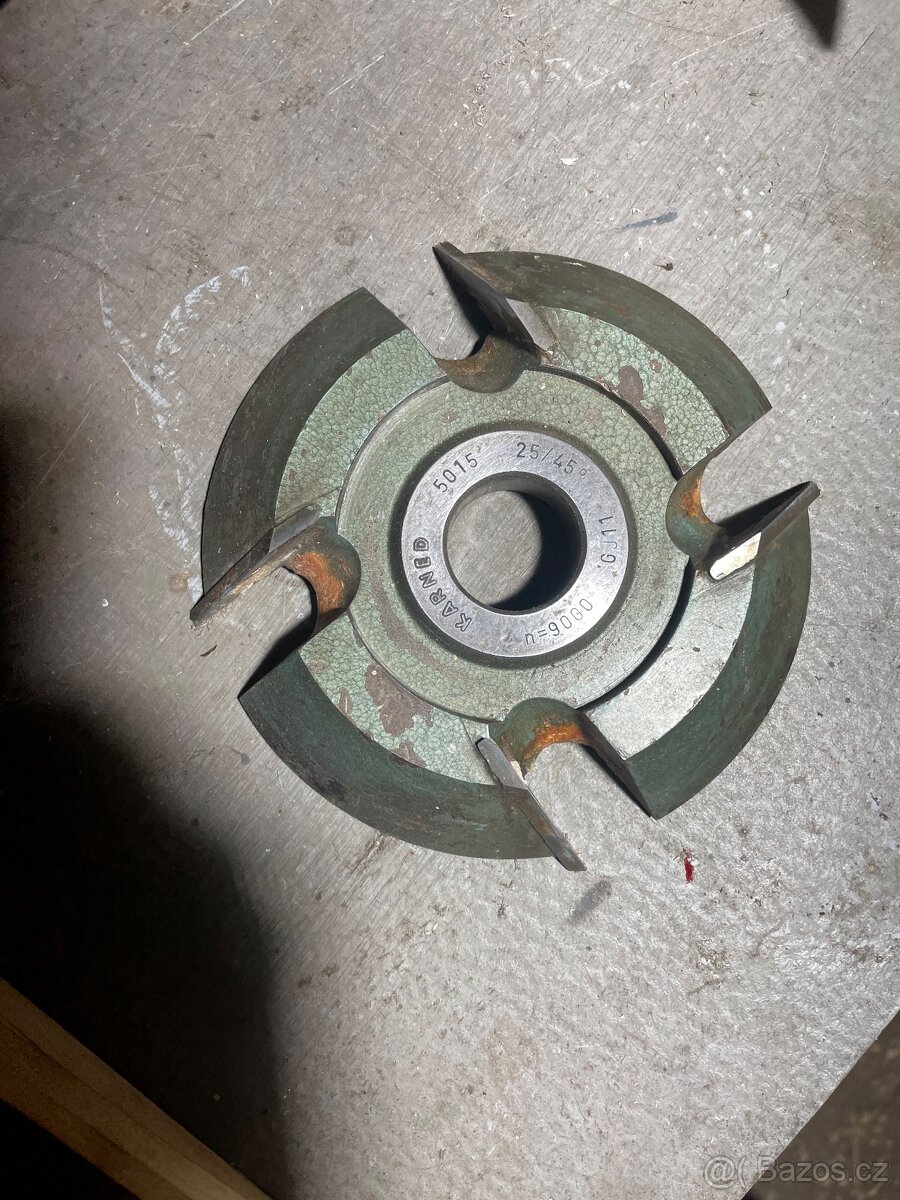 Obráběcí hlava. - 2