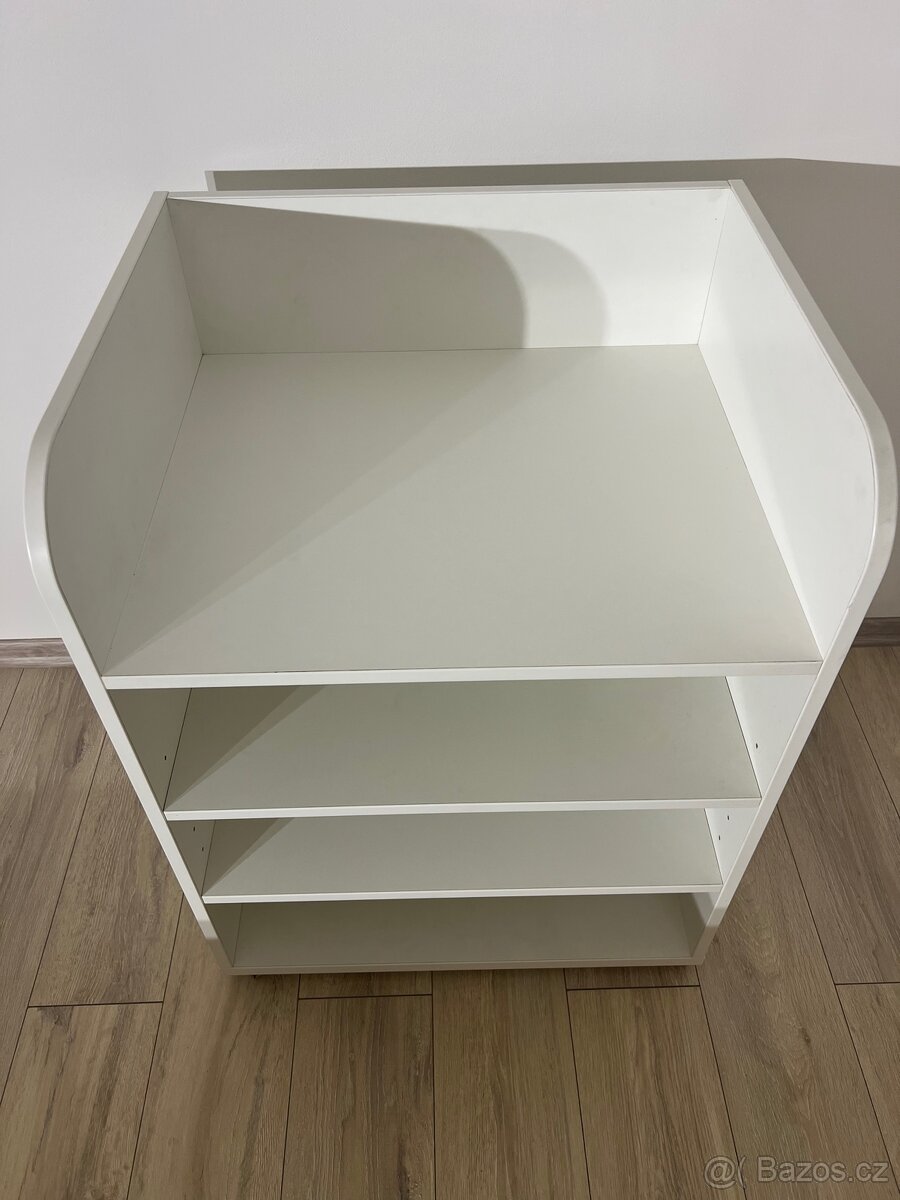 Přebalovací pult - 2