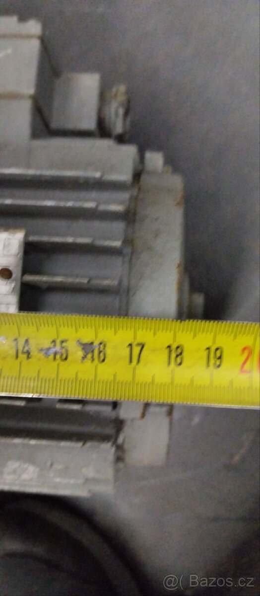 Přírubový motor 2ks - 2