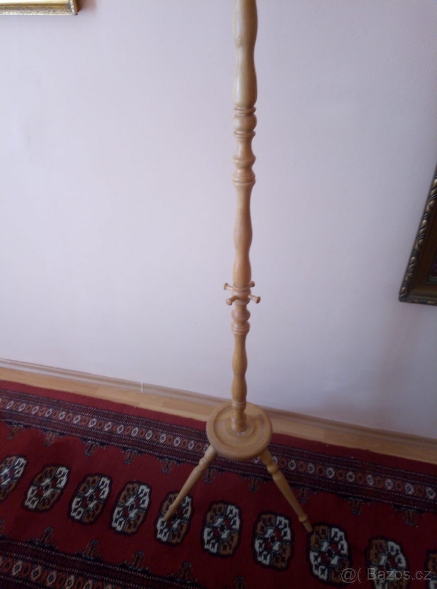 Prodám věšák - 2