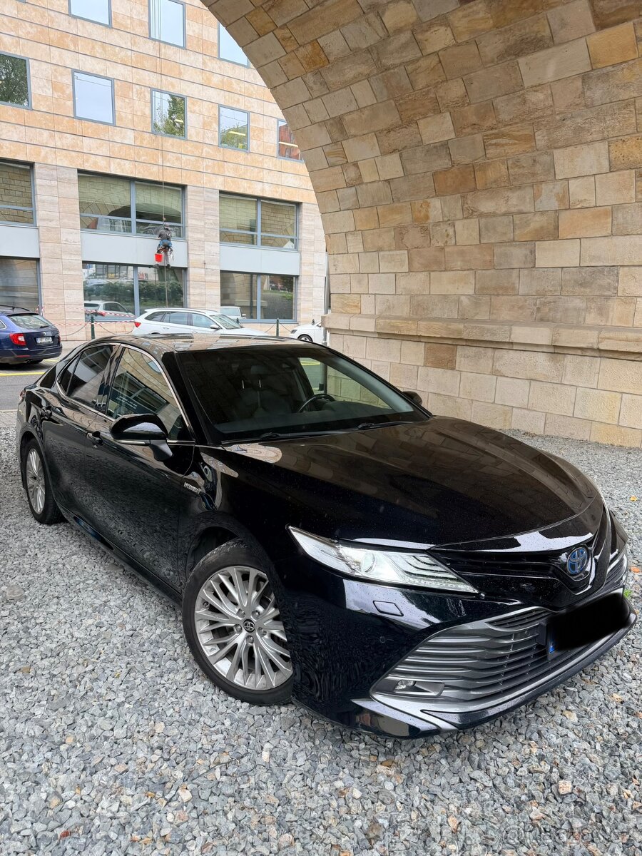 Toyota camry 2.5 hybrid - 2