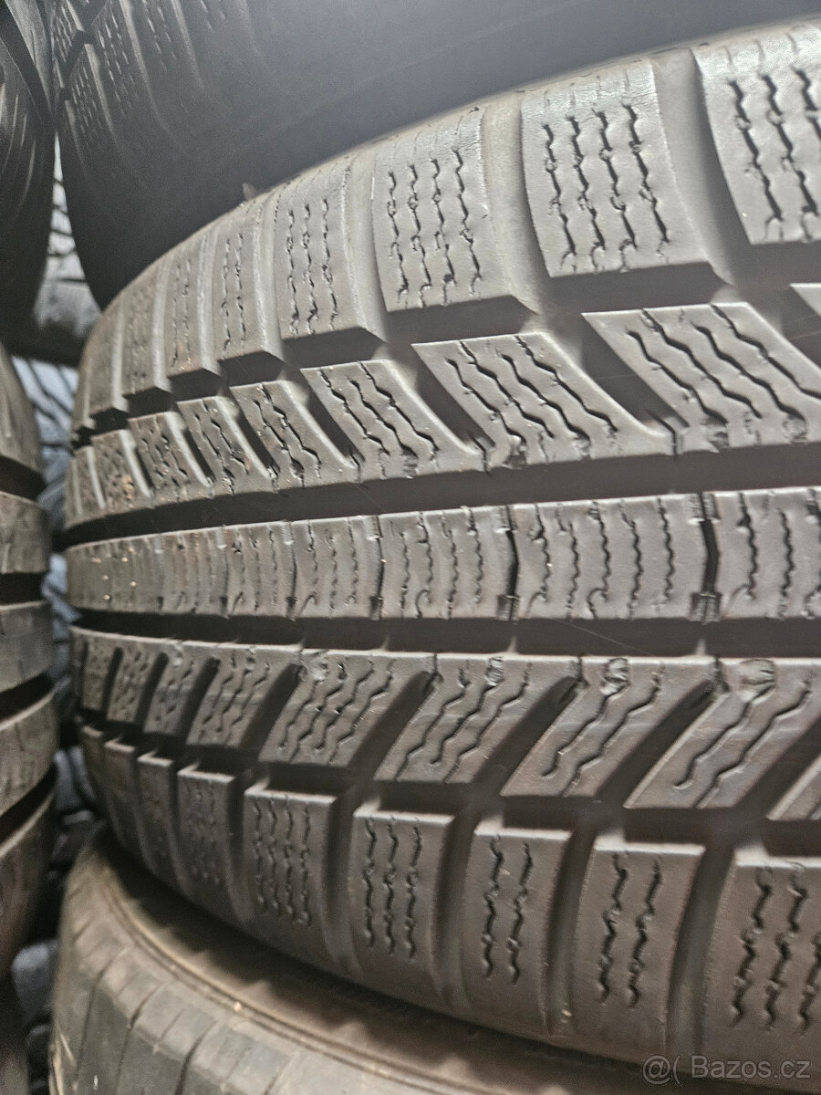 215/50R18 92V Vredestein - 2
