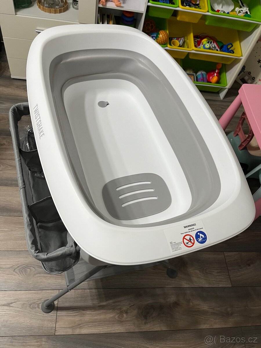 Skládací dětská vanička se stojanem - 2