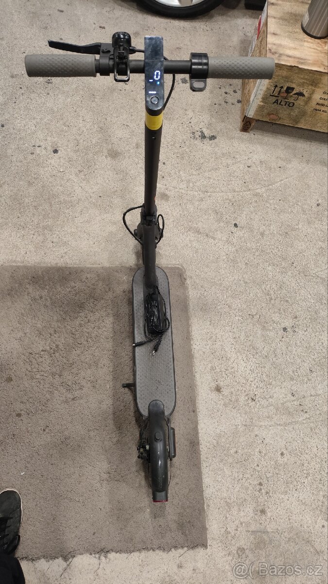 Elektrická koloběžka Xiaomi Mi Electric Scooter 1S - 2