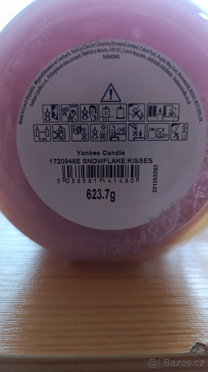 Svíčka Yankee Candle Snowflake Kisses 623g - 2