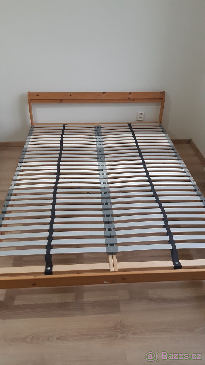 Postel s rošty a matrací 140x200 - 2