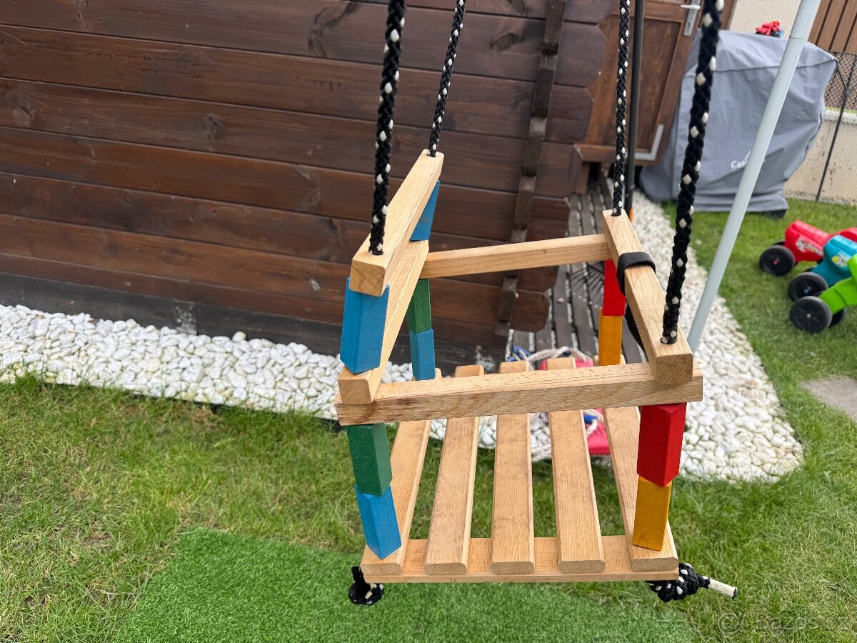 Dřevěná dětská houpačka - 2