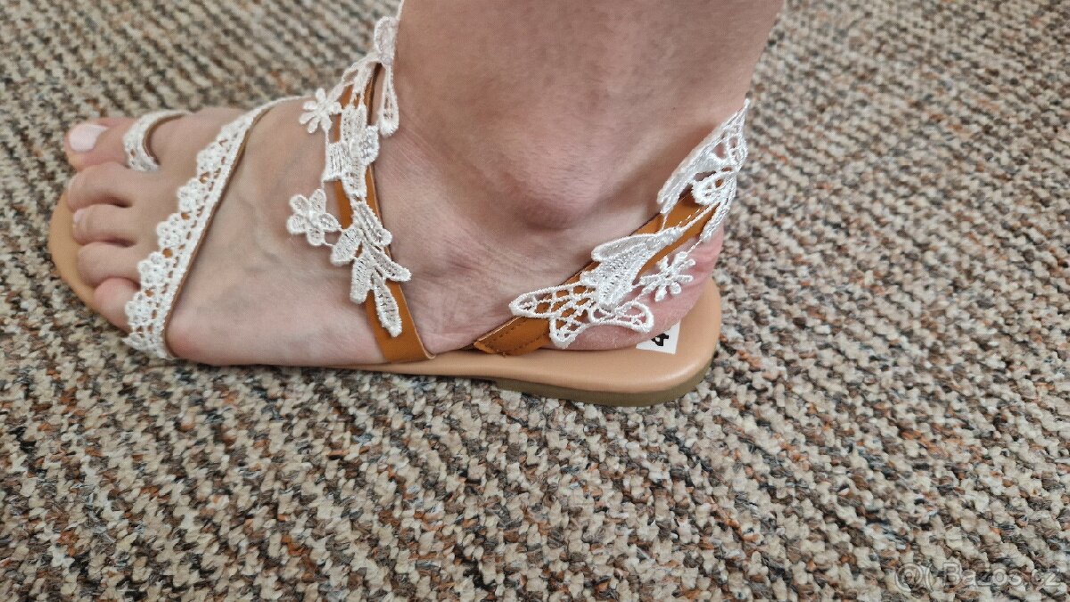 Prodám dámské sandály vel. 40 - 2