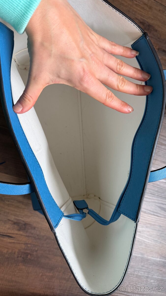 Modrá guess kabelka - 2