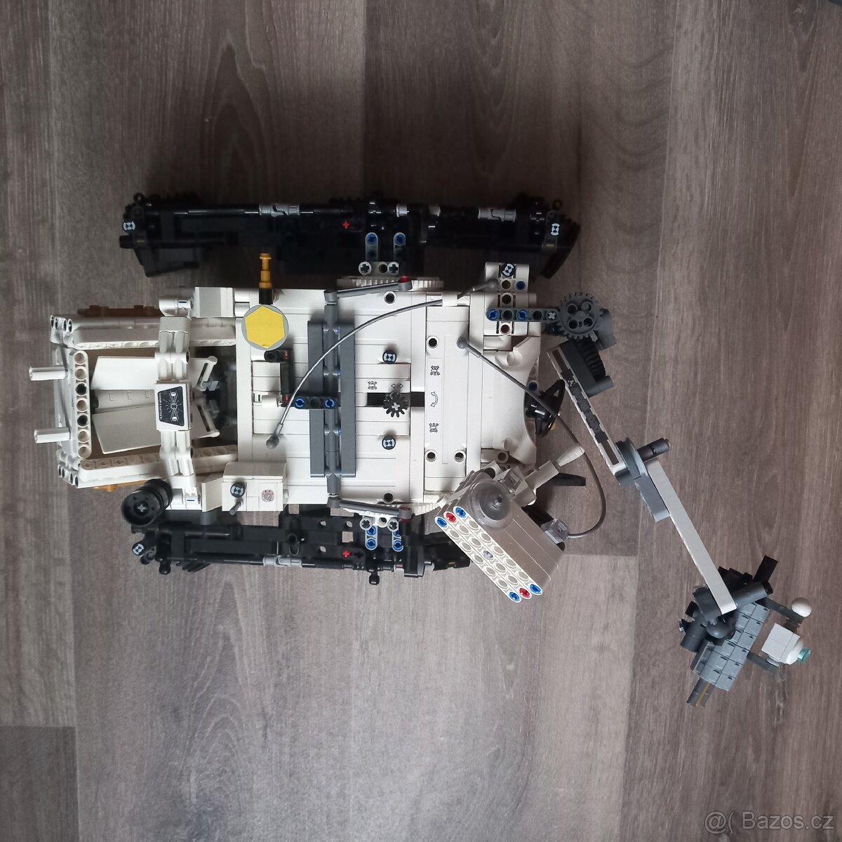 Lego technic 42158 NASA Mars Rover Perseverance - 2