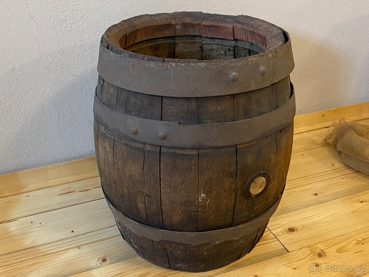 Sud dubový starožitný - 2