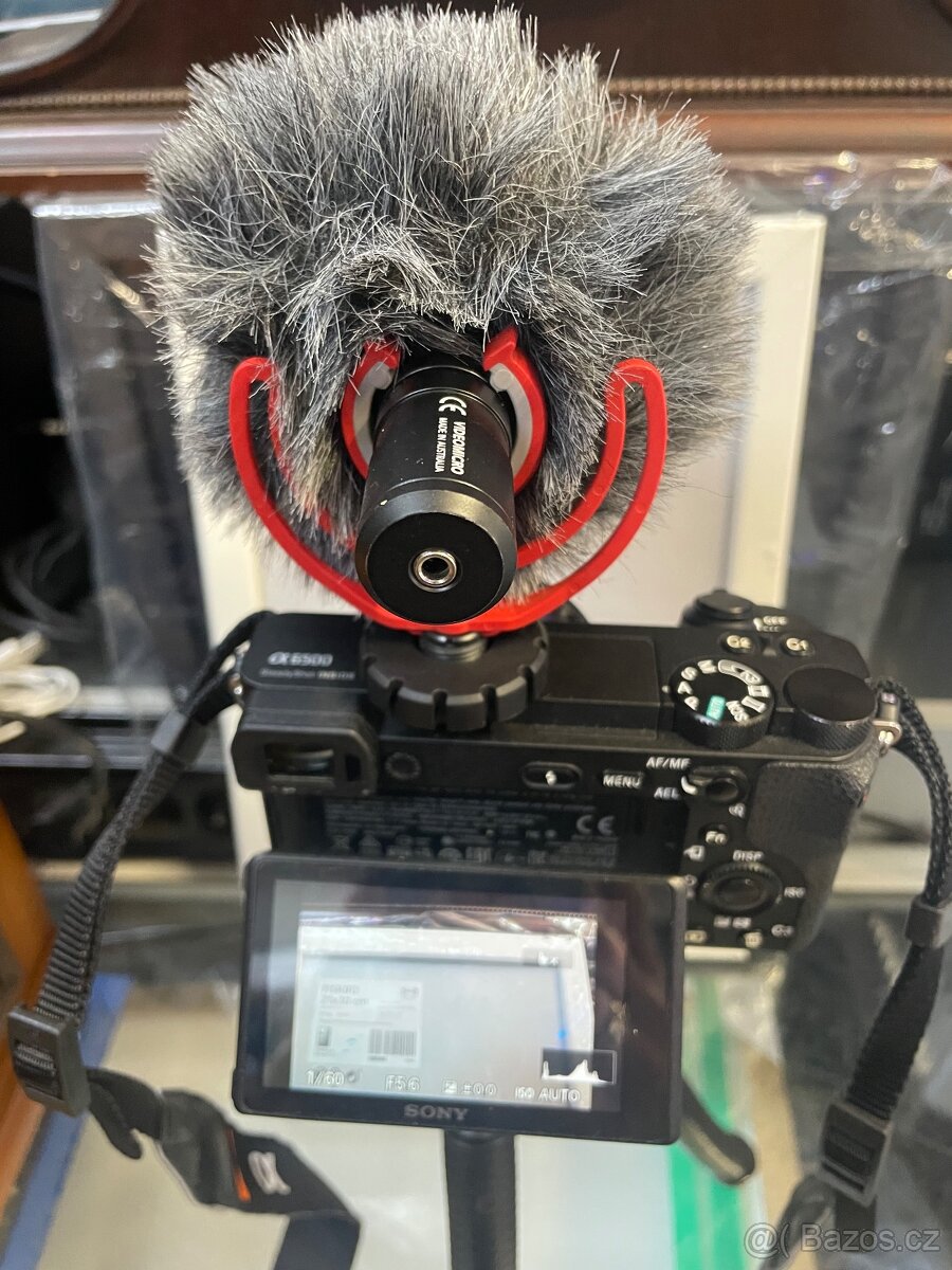 Sony Alpha A6500 s objektivem a stativem - 2