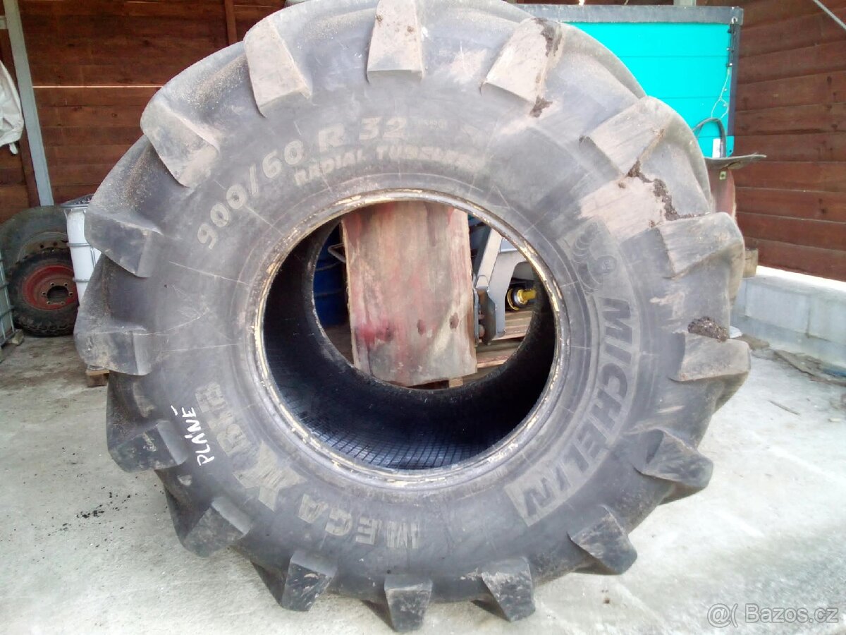 Pneu Michelin 900/60 R 32 - 2