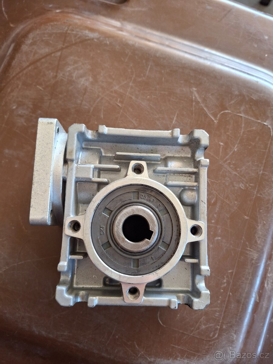 ŠNEKOVÁ PŘEVODOVKA ELEKTROMOTOR MOTOR - 2