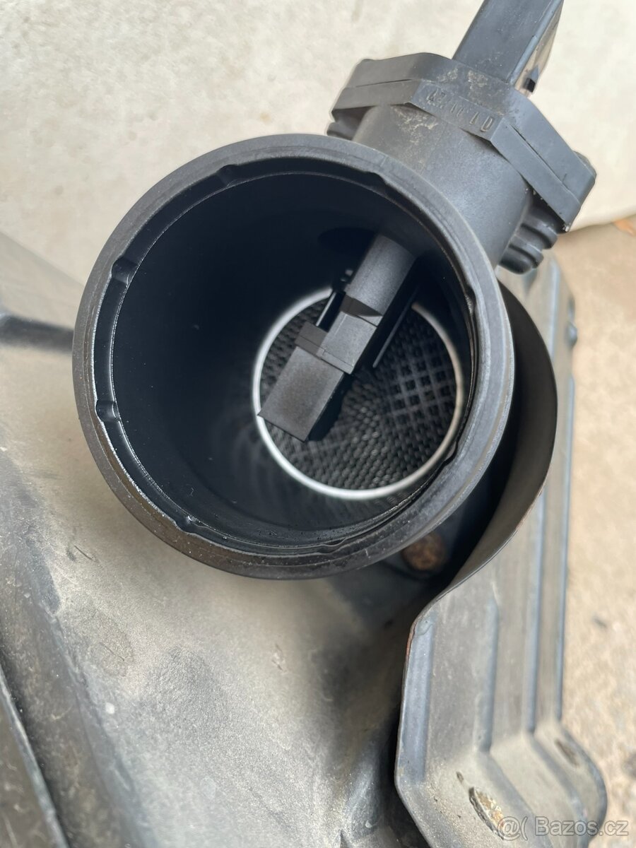 Váha vzduchu BOSCH - Passat B5 AHU - 2