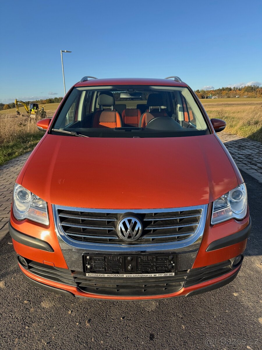 Volkswagen Touran Cross 2.0 TDI 125kW tažné - 2