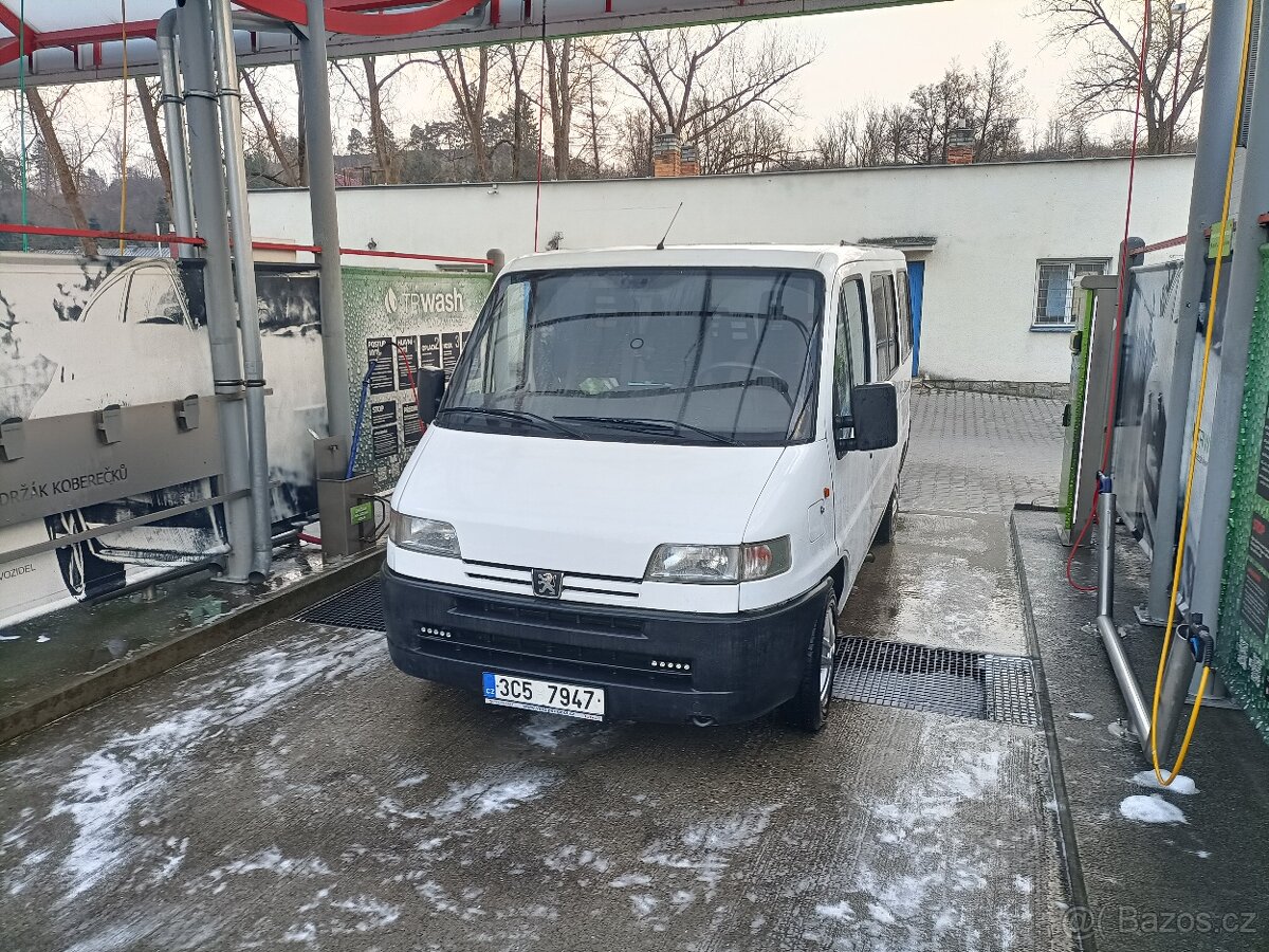 Peugeot Boxer 2.5 D 63 kW 9 míst kombi osobní - 2
