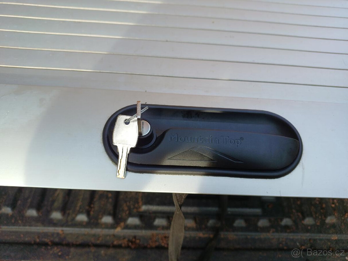 Rolovací kryt / roleta Mountain Top Nissan Navara - 2