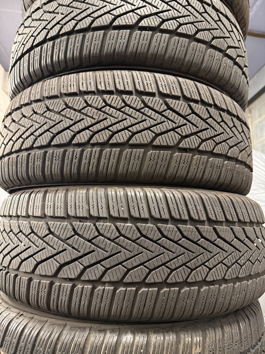 prodám zimní 205/55/16 Semperit - 2