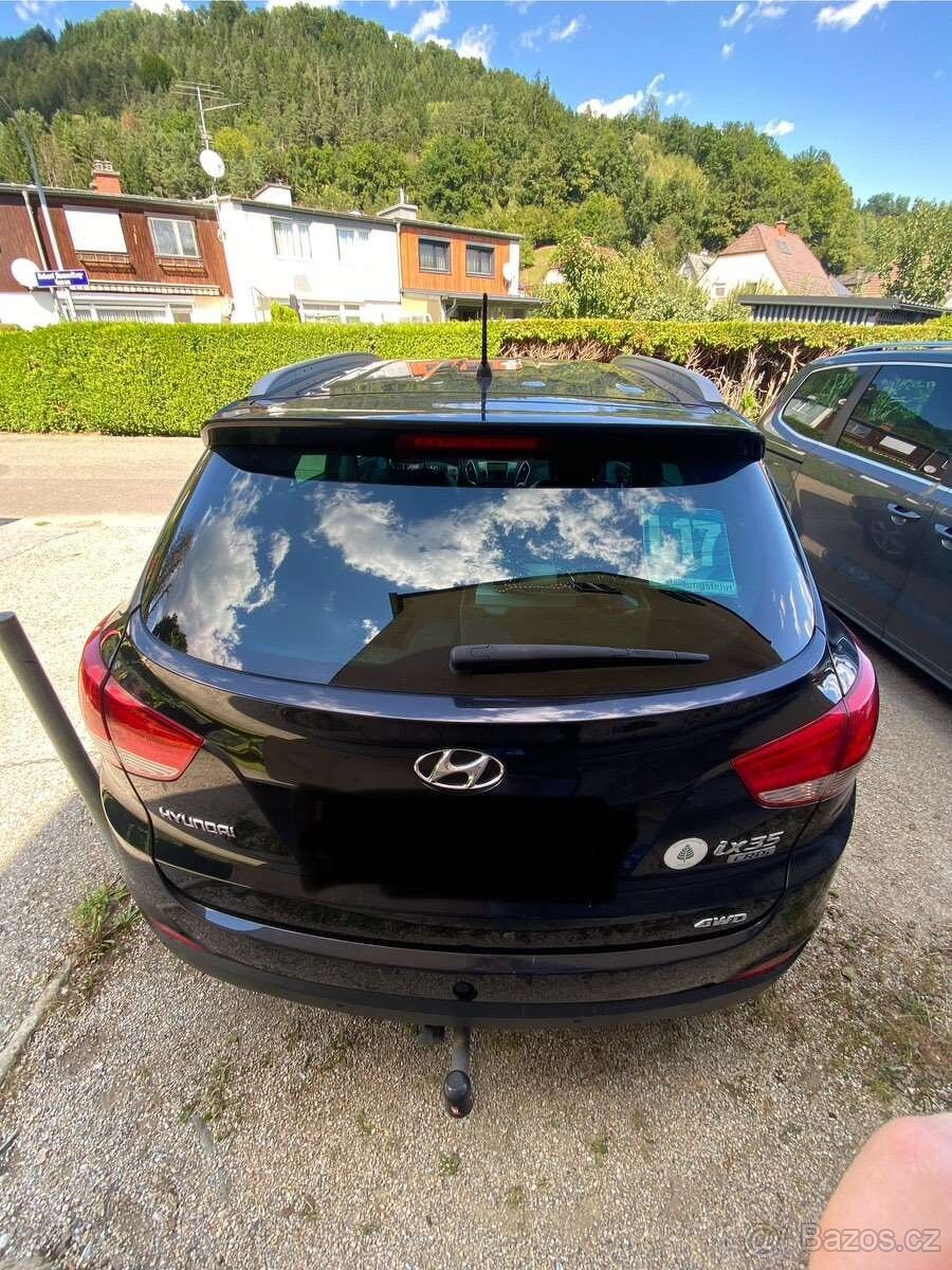 Hyundai ix35 2.0 diesel2.0i benzín l červená čierna stri2014 - 2