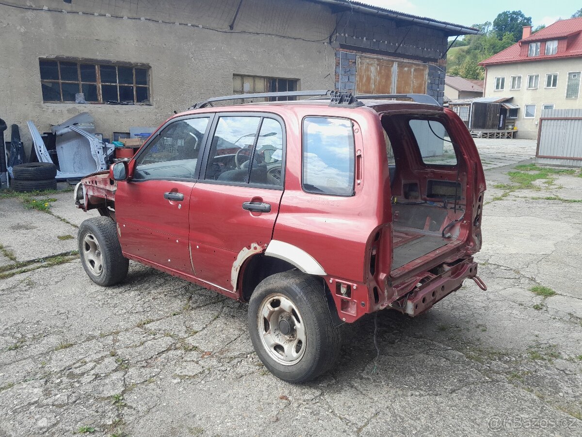 Suzuki grand vitara 2003 -karoserie bez koroze - 2