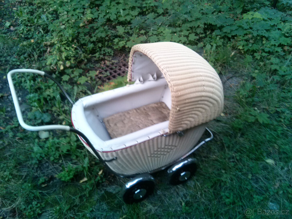 SBĚRATELSKY KOČAREK PRO PANENKU PO RENOVACI - BUŽIRKA - 2