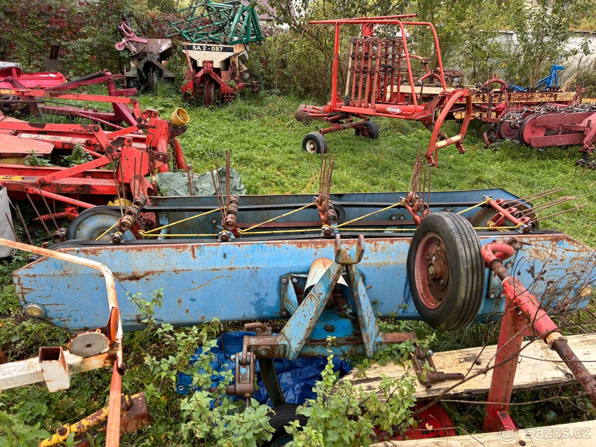 Pásový obracec a shrnovac sena 2,4m - 2