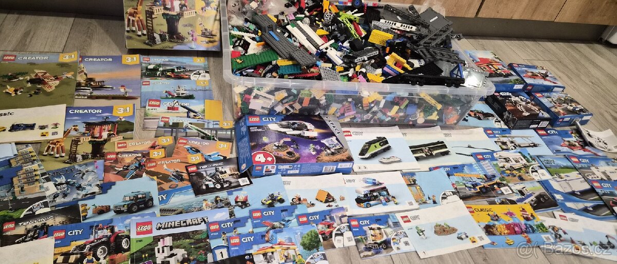 Lego 18kg+manuály a krabice - 2