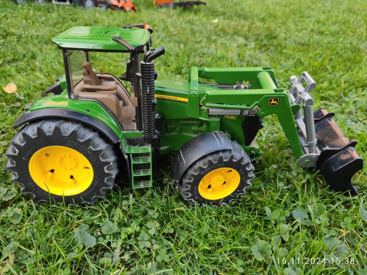 Bruder John Deer traktor - 2