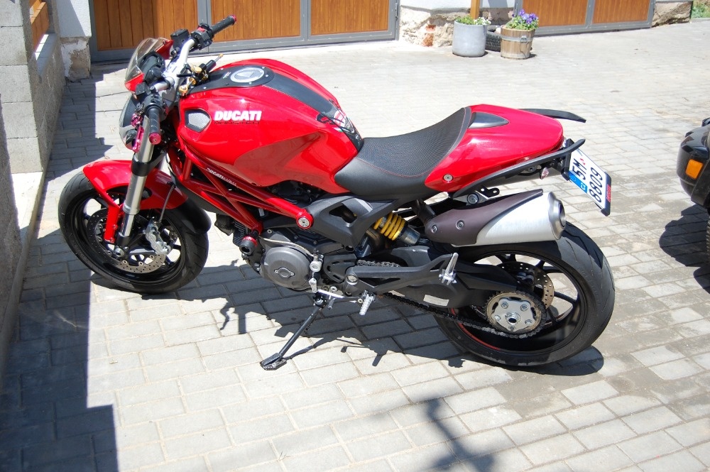 Ducati Moster 796 - 2