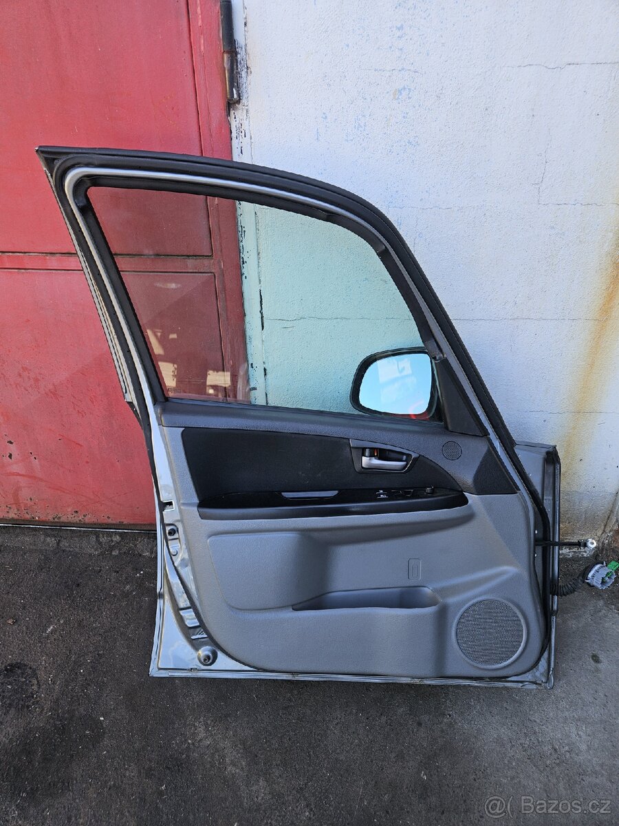 Suzuki sx4 přední levé dveře - 2