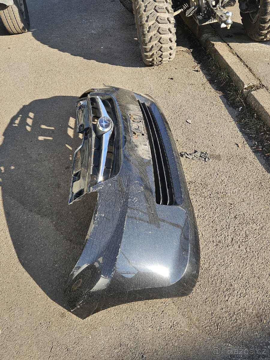 Subaru Justy přední nárazník - 2