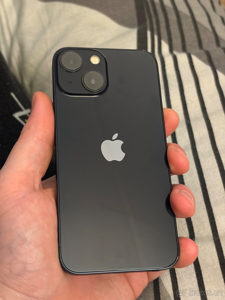 černý iPhone 13 mini 256 GB - 2