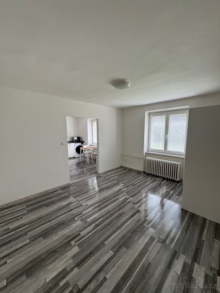 Dlouhodobý pronájem bytu 1+1, 29m², Ostrava-Zábřeh - 2