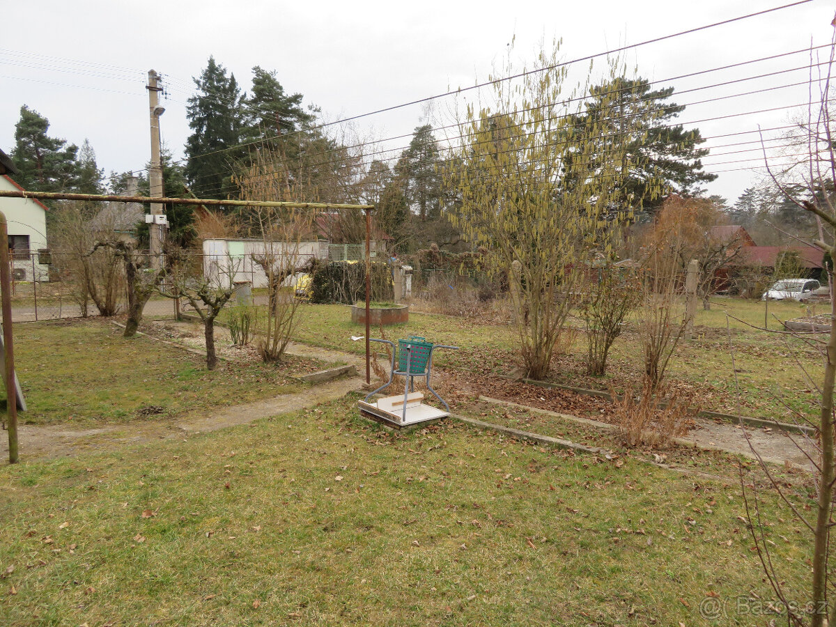 Rodinný dům se zahradou a garáží - 2