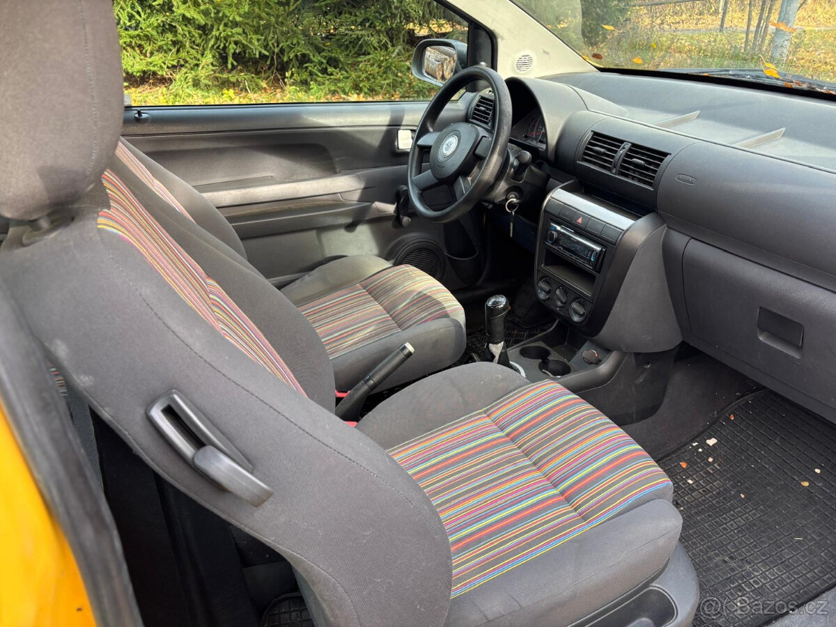 Volkswagen Fox, třídveřový - 2