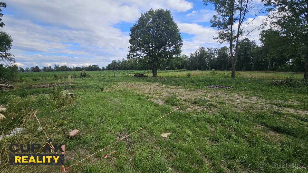 Prodej stavebního pozemku 860 m² Sebranice - 2