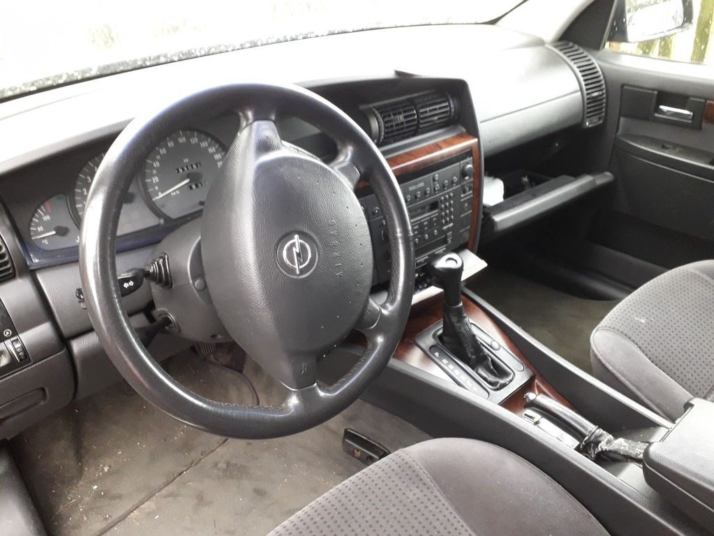 Opel Omega rok 2000 na náhradní díly levné 3.0i - 2