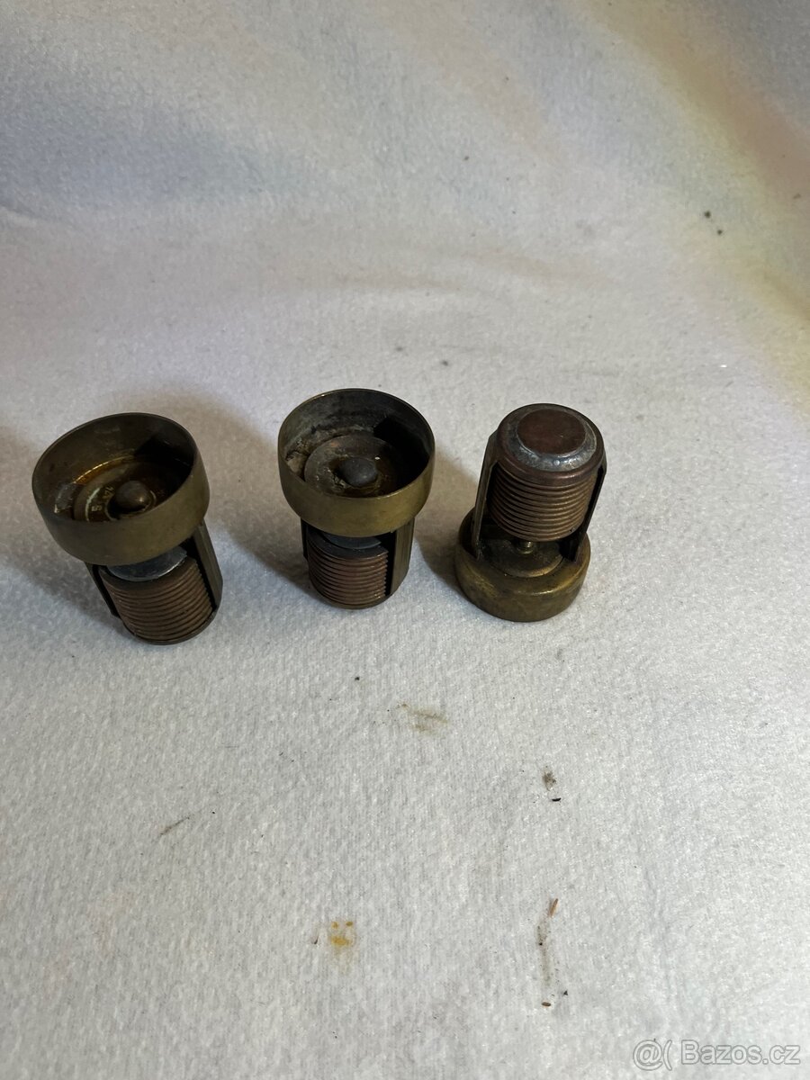 Nový termostat Škoda 1000MB - 2