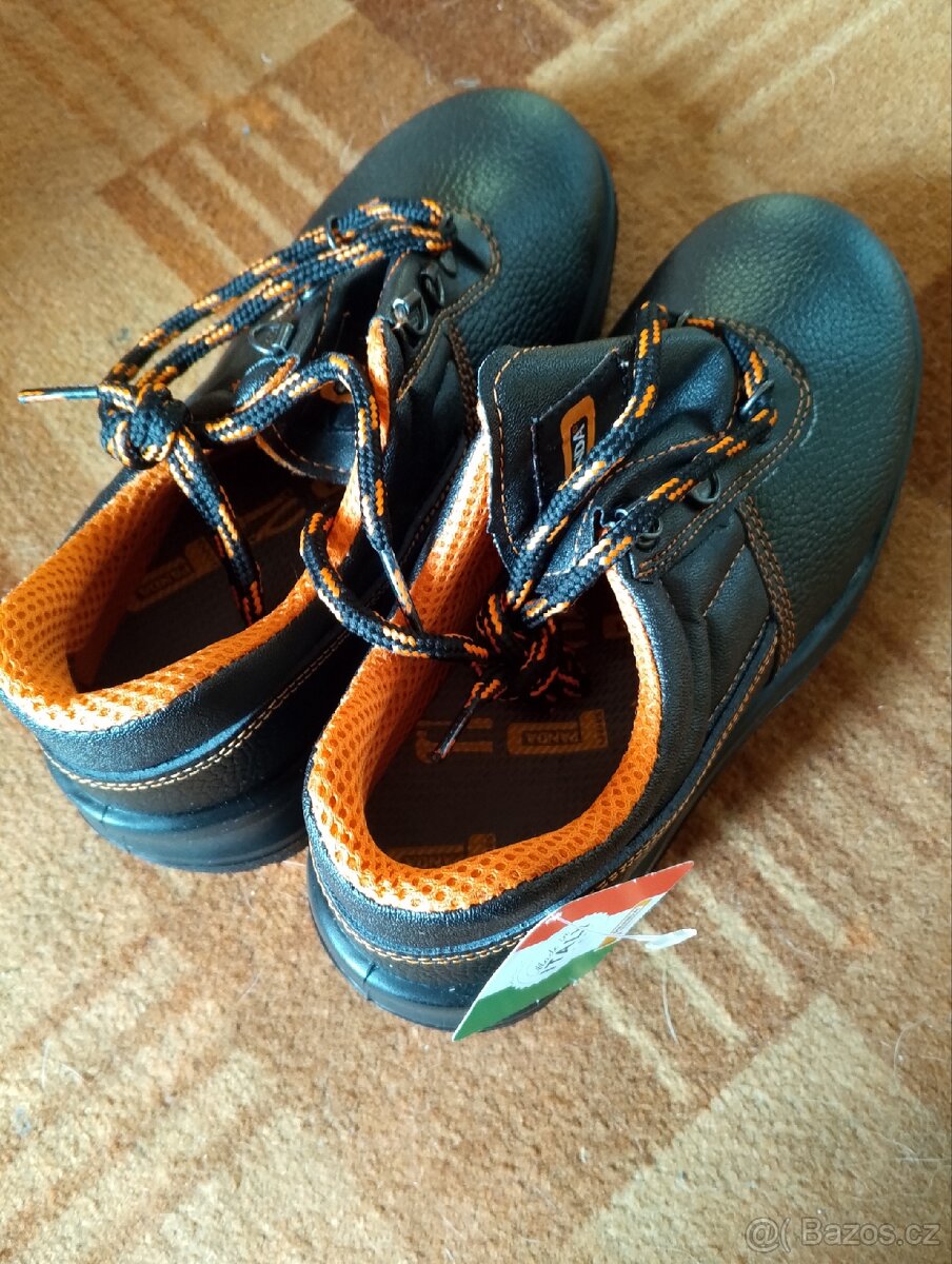 Pracovní obuv. - 2