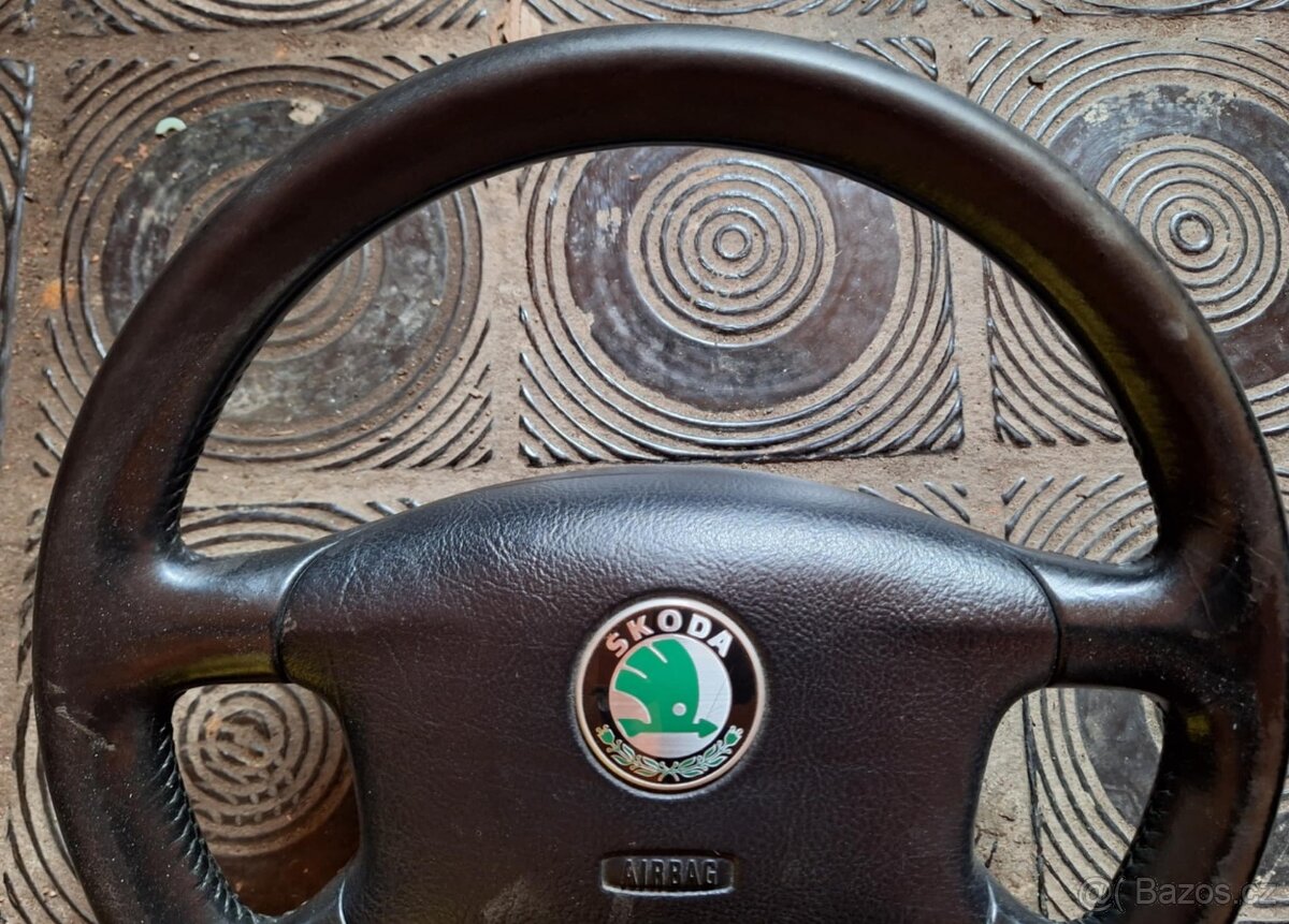 prodám kožený volant do Škody Octavie 1 , Superb 1 ,Fabie 1 - 2
