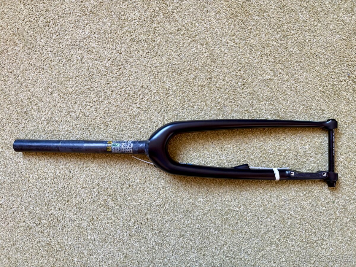 Pevna karbonova vidlice nova - 2