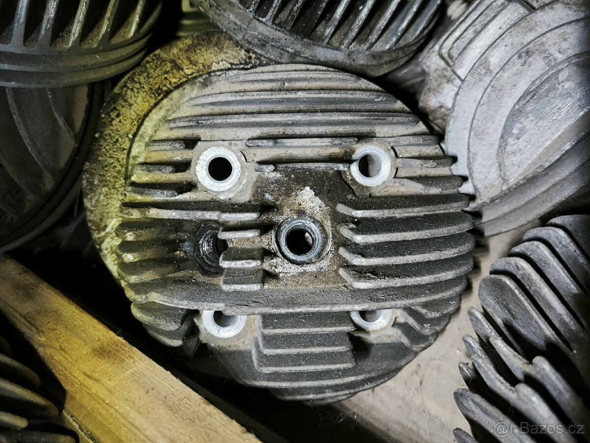 Hlava válce motoru BD 1S 72a - 2