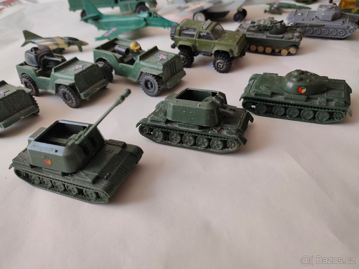 Hračky vojenská technika - 2