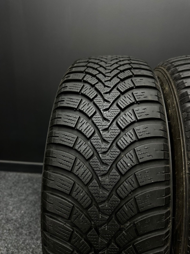 Sada pneu Falken 215/60/17 - 2