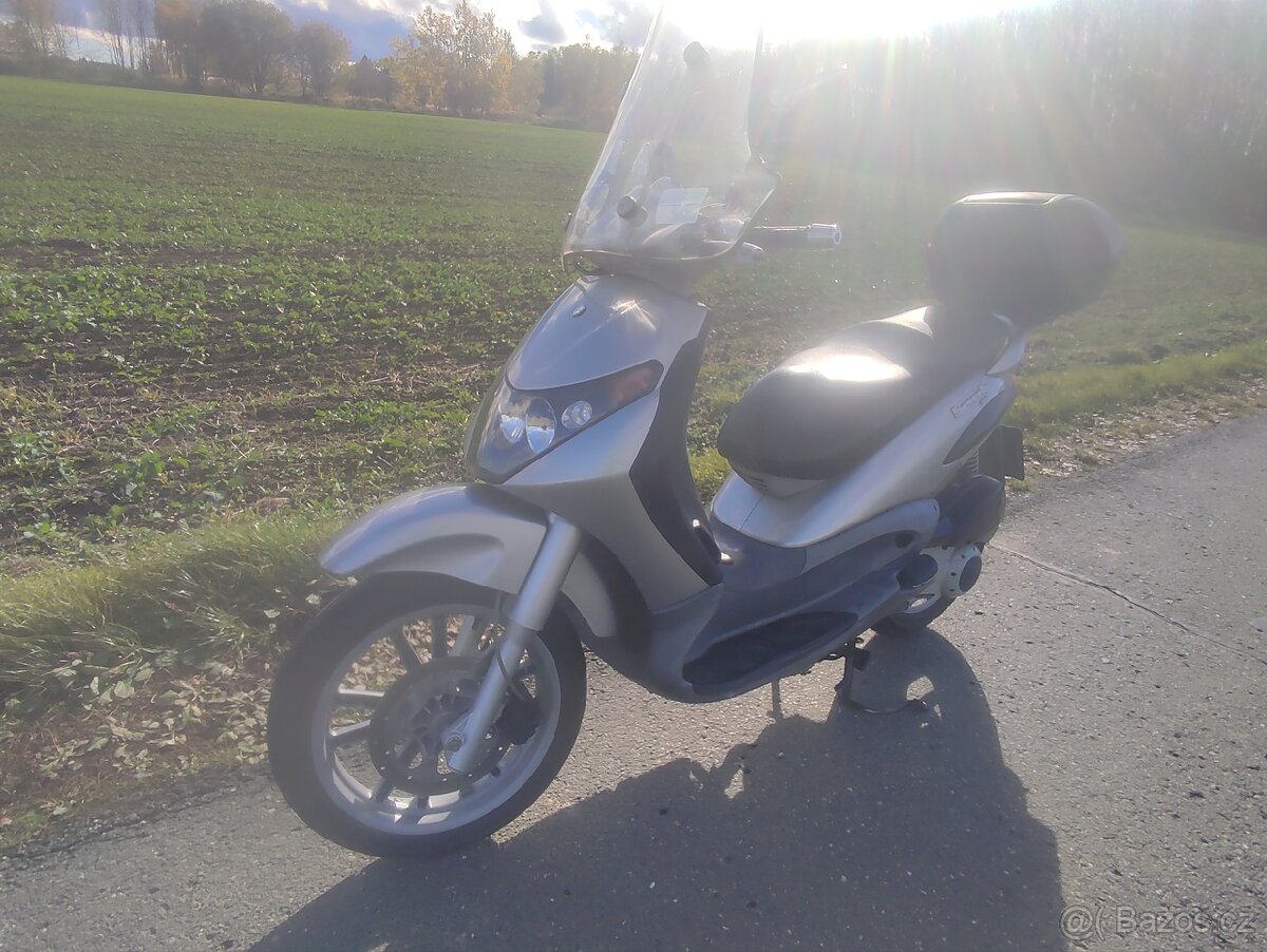 Piaggio Beverly 200 - 2