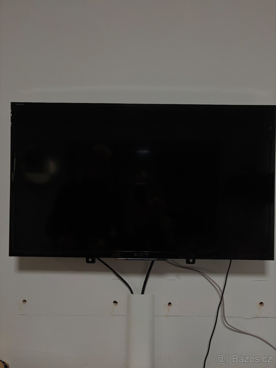 32" Sony Bravia KDL-32W705C- LCD Tv - 2