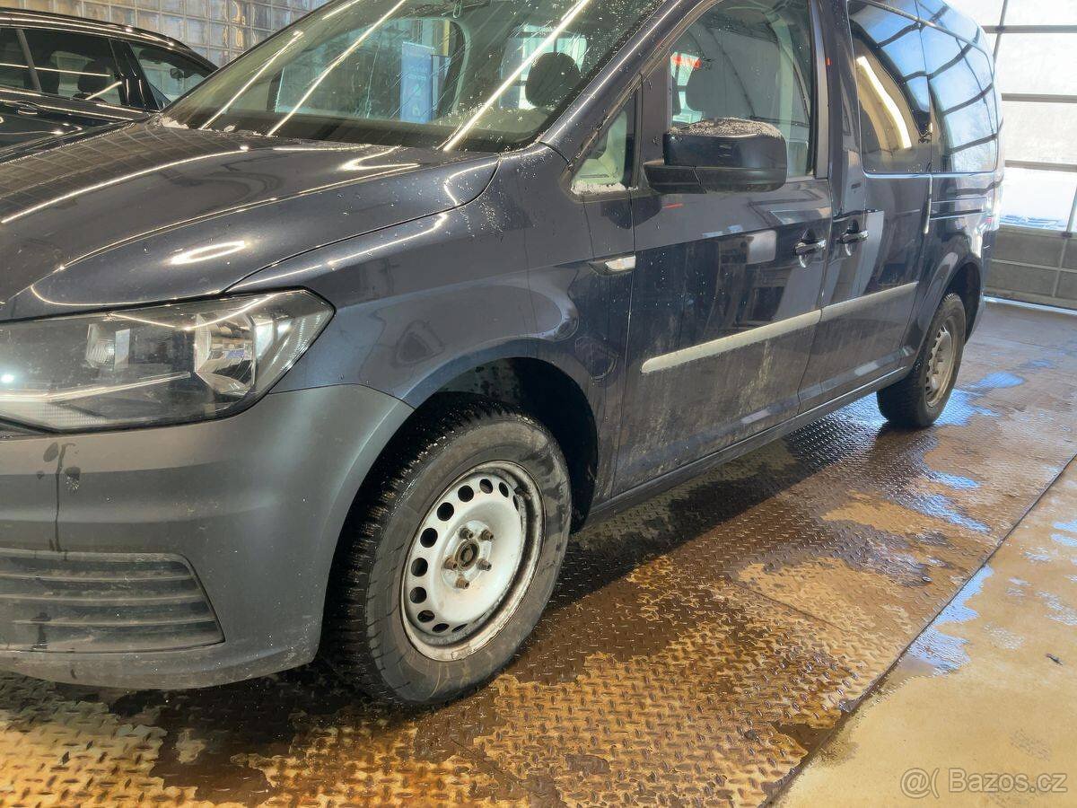 VW Caddy Maxi 2.0 TDI 75kW,7,Navi,1.Majitel,Tažné,2016 - 2